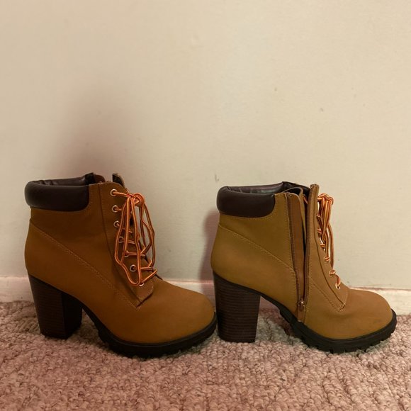 Women’s Suede Lace Up Heel Boot - Picture 5 of 6